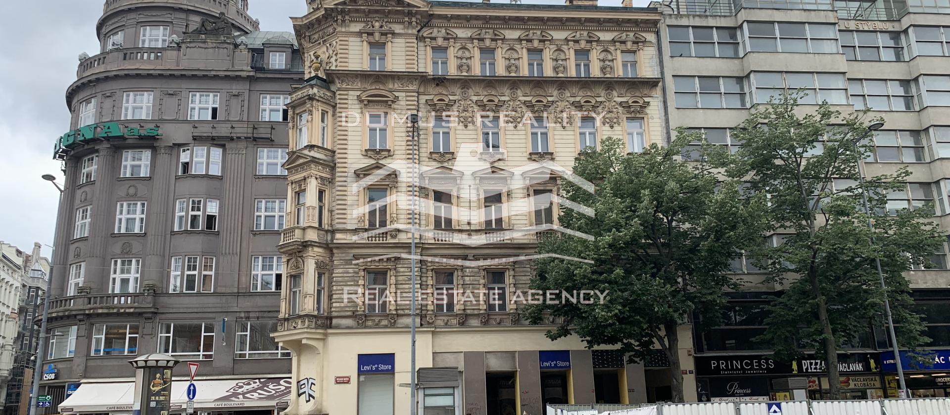 Ve  výhradním zastoupením majitele nabízíme nebytovy prostor v samem centru Prahy