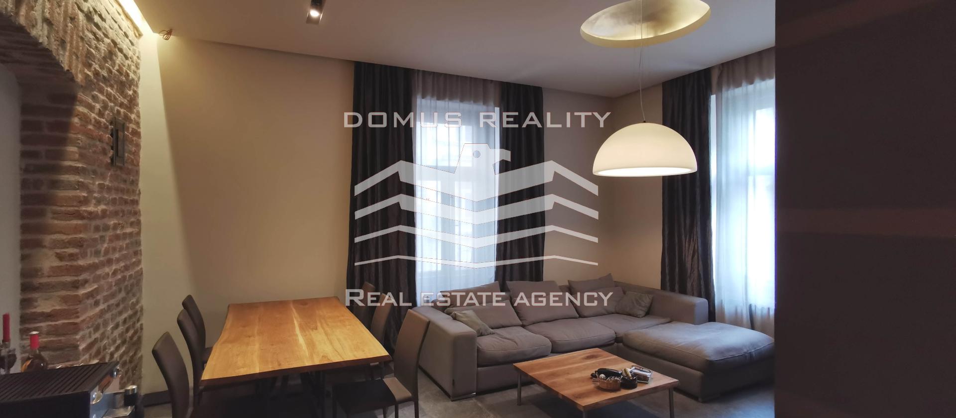 Společnost Domus Reality v exkluzivním zastoupení majitele nabízí k prodeji kompletně zrekonstruovaná byt 3+kk s celkovou plochou 63 m2.