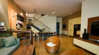 Nabízíme k prodeji byt snu v rezidenci River Diamond, která patří mezi nejluxusnější rezidence v Karlíně