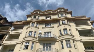 Nabízíme k prodeji slunný, prostorný byt 3+1/2x balkon, 145 m2, OV, Praha 3 - Vinohrady, ul. Slezská.