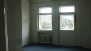 Prostorné, nově zrekonstruované kanceláře 3+1- o rozloze 100 m2